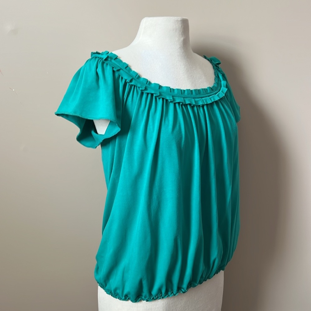 Max studio teal scoop neck top w/flutter sleeve & bubble hem sz M like new - Picture 4 of 6